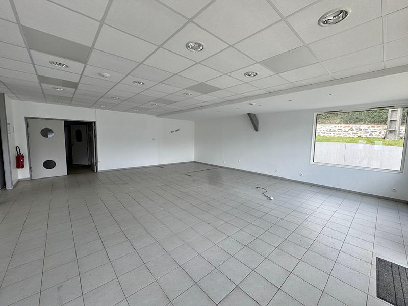 Local commercial - 266 m² - 6 pièces