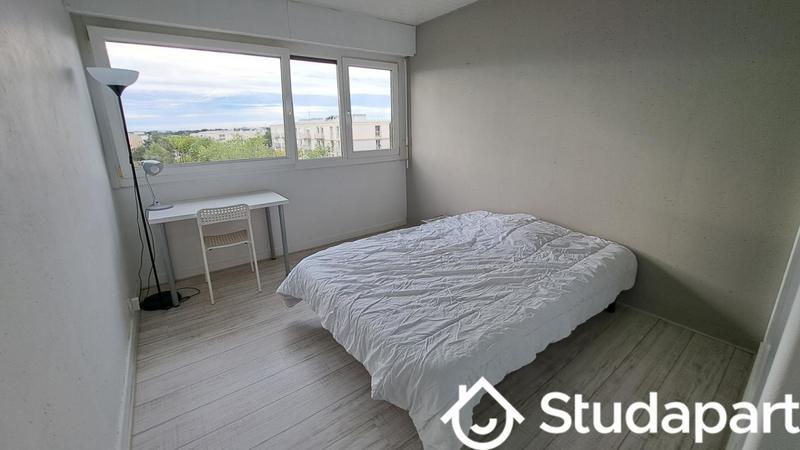Chambre - 11 m² - 1 pièce
