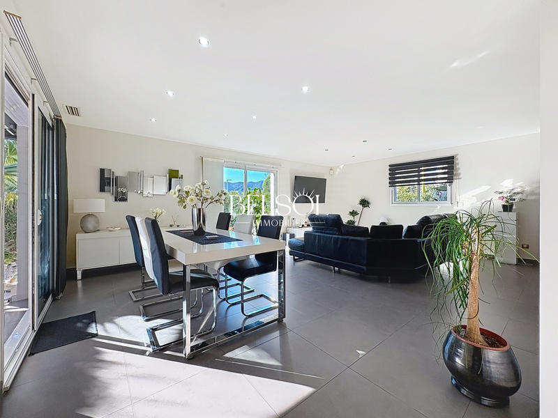 Maison contemporaine - 128 m² - 5 pièces