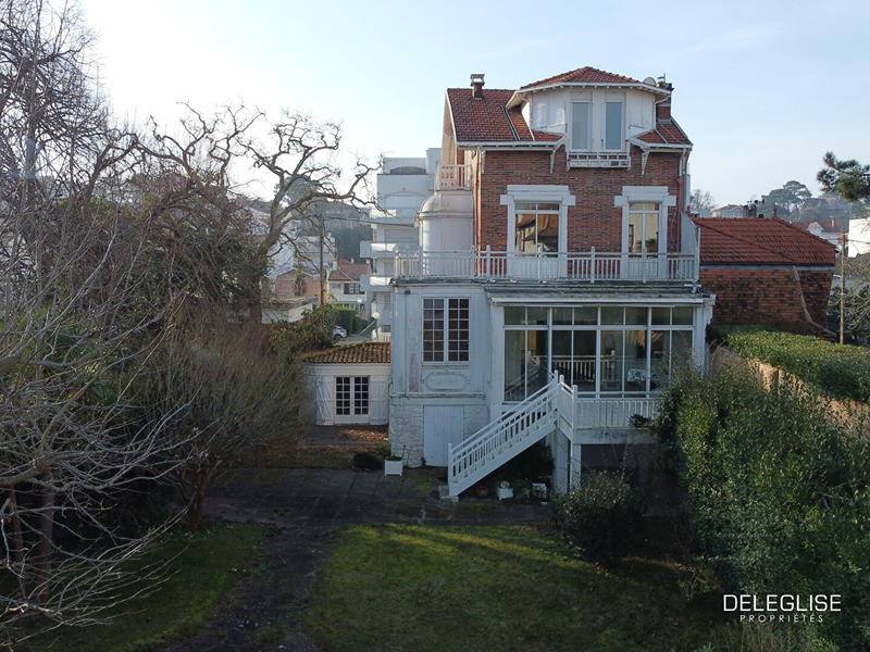 Demeure - 510 m² - 15 pièces