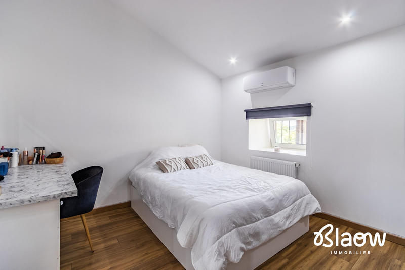 Maison contemporaine - 215 m² - 11 pièces