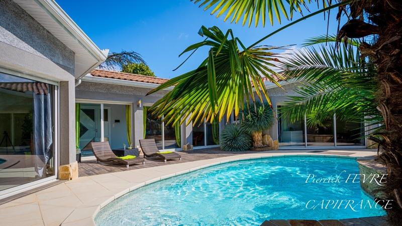 Maison - 237 m² - 8 pièces