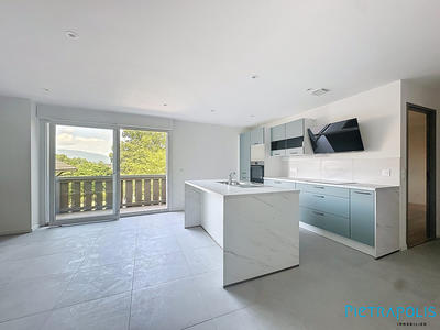 Duplex - 121 m² - 5 pièces