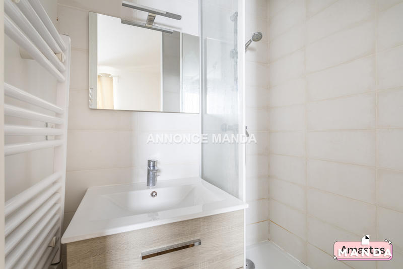 Chambre - 10 m² - 5 pièces