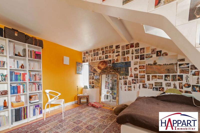 Maison - 230 m² - 10 pièces