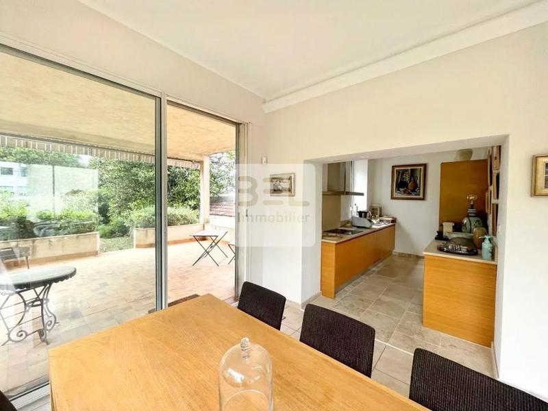 Maison de ville - 235 m² - 7 pièces