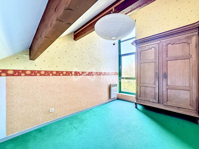 Maison - 230 m² - 16 pièces