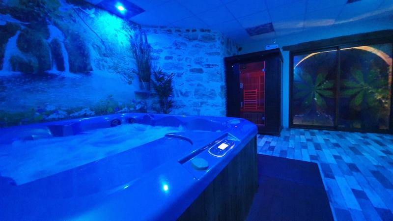 Maison de domaine - 870 m² - 24 pièces