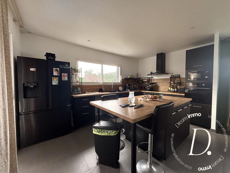 Maison - 101 m² - 4 pièces