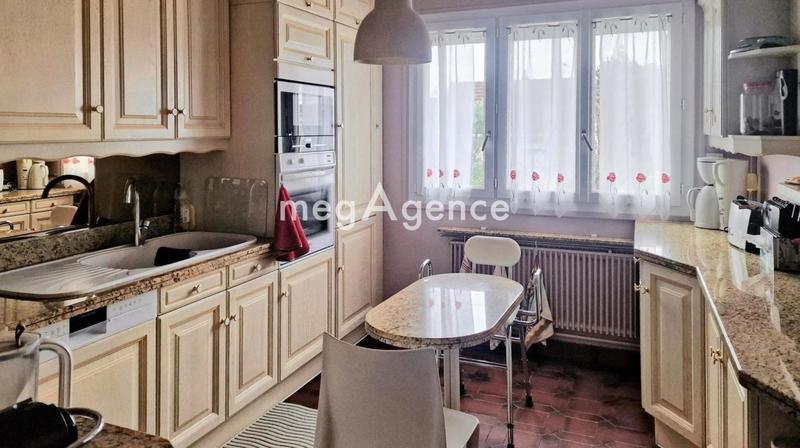 Maison ancienne - 184 m² - 6 pièces