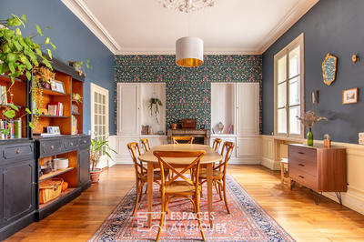 Maison - 239 m² - 8 pièces