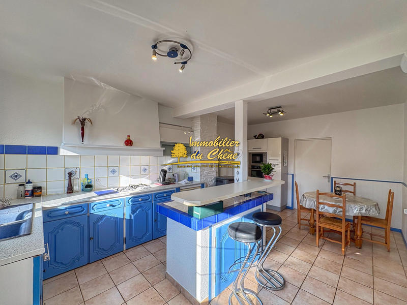 Maison - 200 m² - 6 pièces