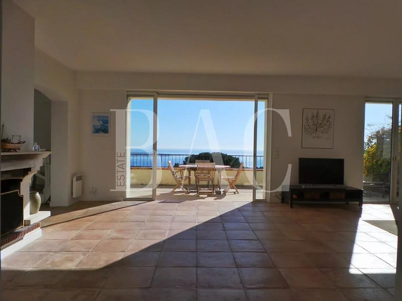 Villa - 330 m² - 8 pièces