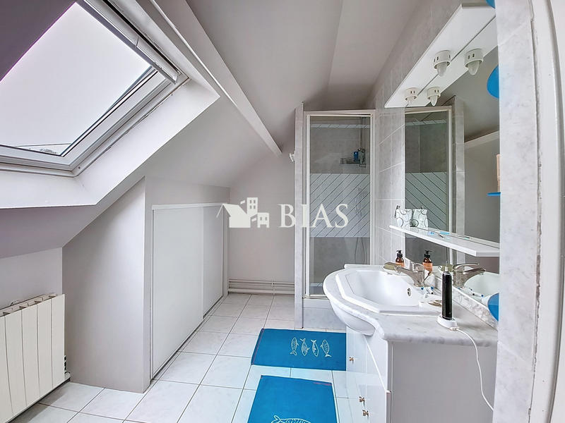 Maison traditionnelle - 130 m² - 5 pièces