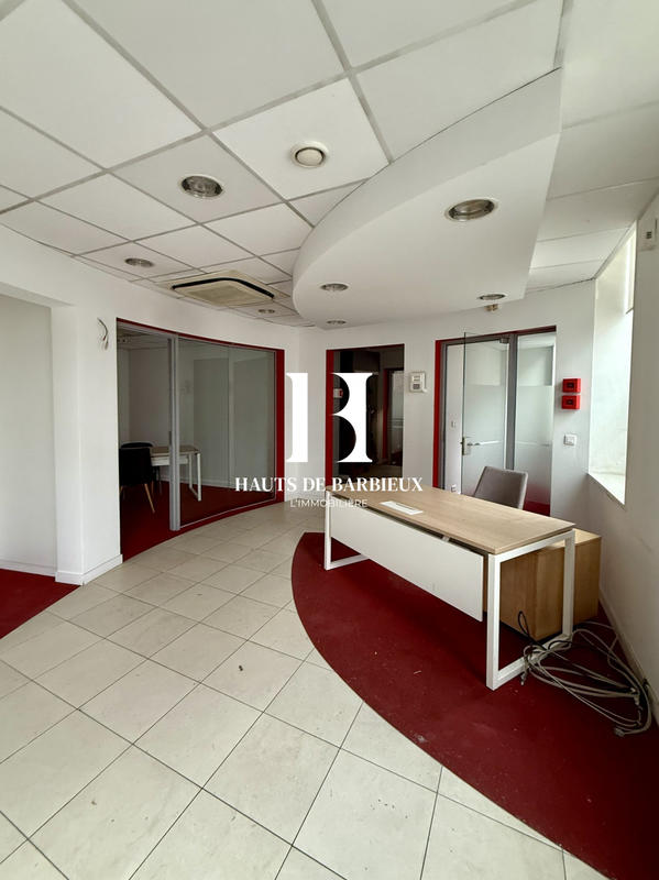 Local d'activités - 220 m² - 8 pièces