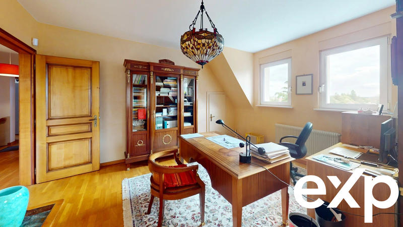 Maison - 296 m² - 10 pièces