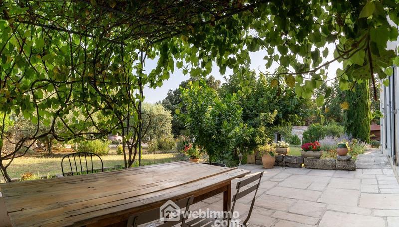 Maison - 245 m² - 9 pièces