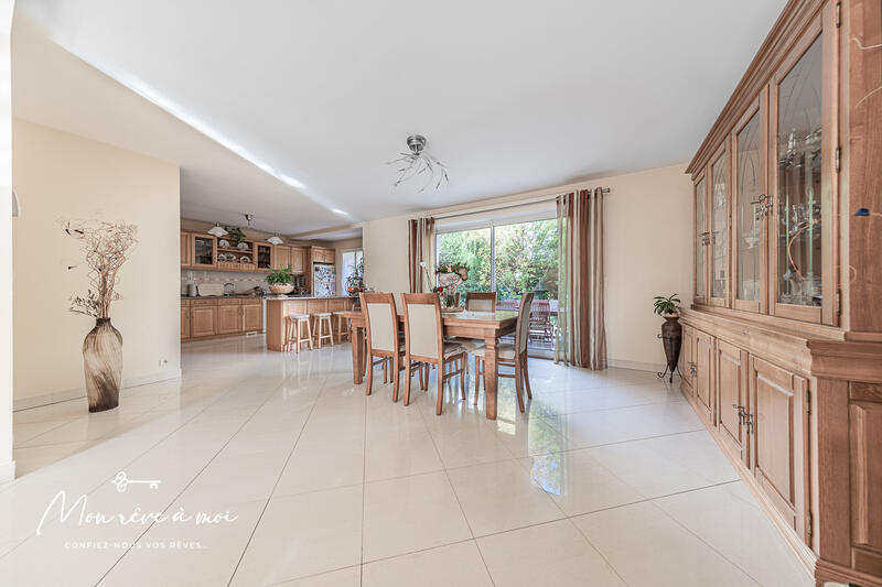 Maison - 170 m² - 6 pièces