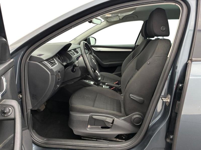 Skoda Octavia Combi 2.0 Tdi 150 ch Scr Fap Dsg7 Business