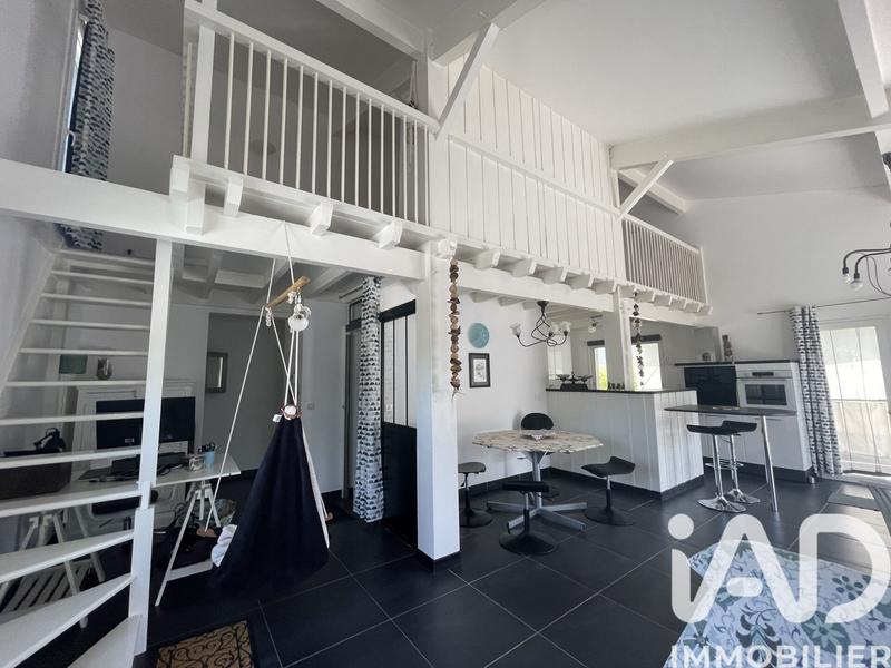 Maison - 212 m² - 7 pièces