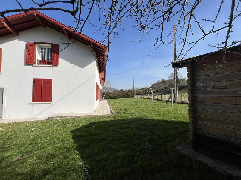 Maison - 265 m² - 10 pièces