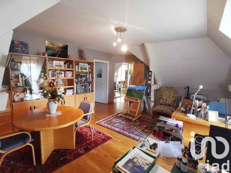 Maison - 242 m² - 8 pièces