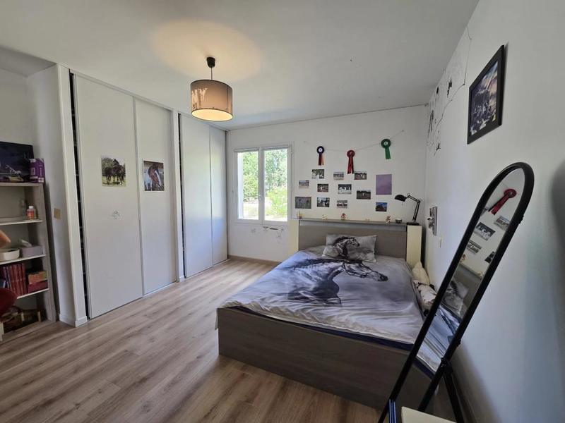 Maison - 207 m² - 9 pièces