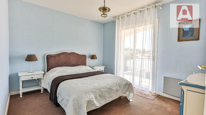 Maison - 180 m² - 7 pièces