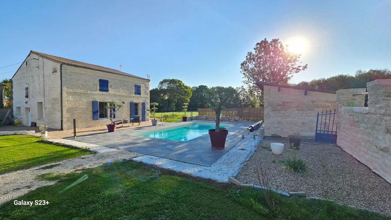 Maison - 105 m² - 4 pièces