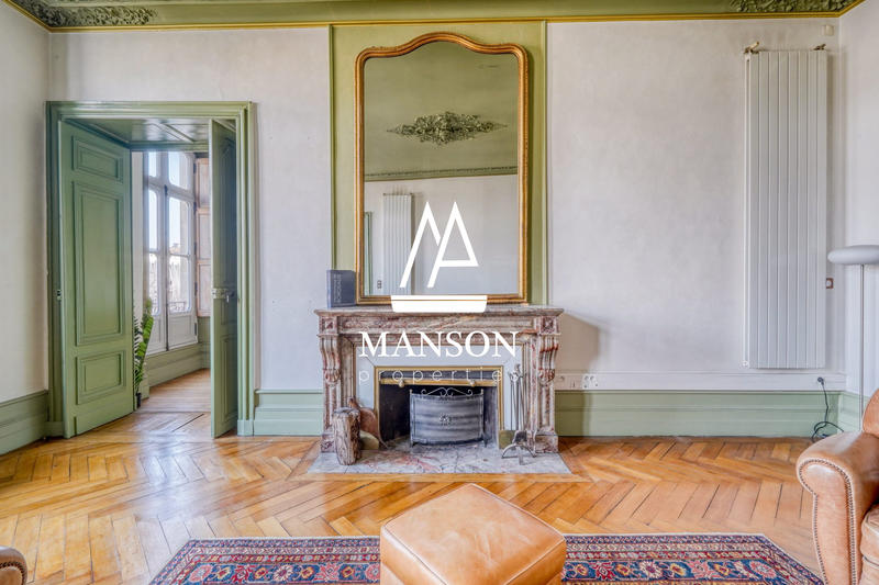 Duplex - 393 m² - 10 pièces