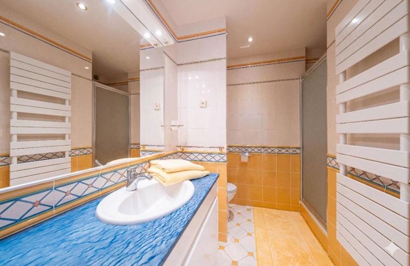 Villa - 270 m² - 6 pièces