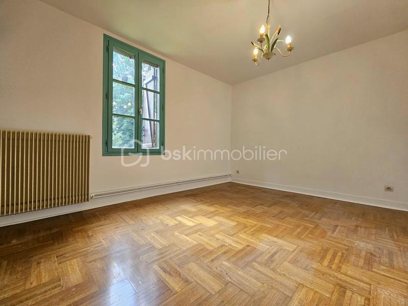 Moulin - 196 m² - 8 pièces