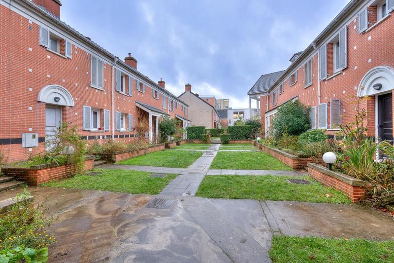 Maison - 92 m² - 5 pièces