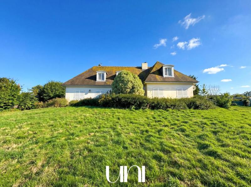 Maison - 208 m² - 8 pièces