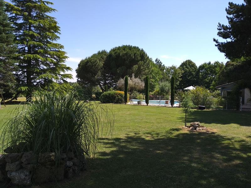 Maison - 240 m² - 7 pièces