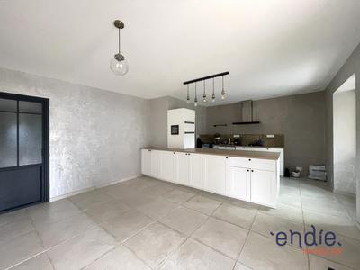 Maison - 194 m² - 6 pièces