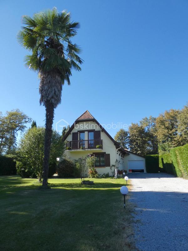 Maison traditionnelle - 128 m² - 6 pièces