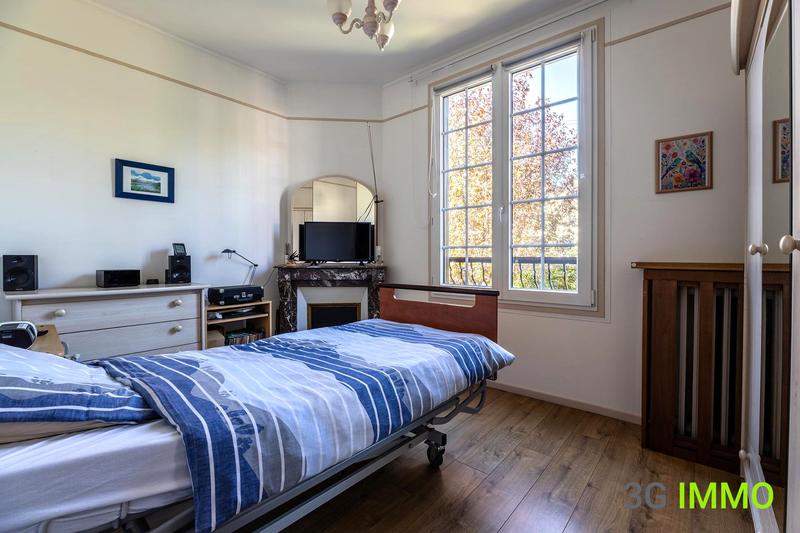 Maison traditionnelle - 140 m² - 7 pièces