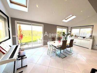 Pavillon - 190 m² - 7 pièces