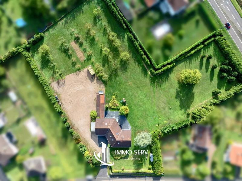 Maison - 245 m² - 9 pièces