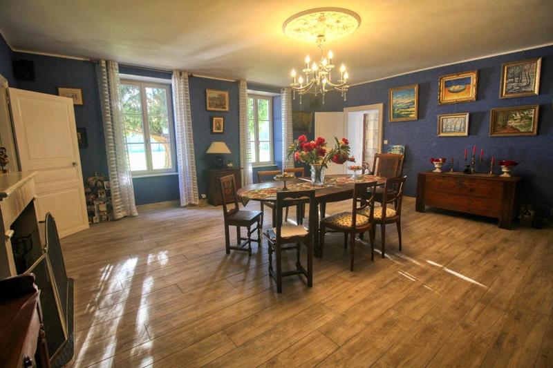 Propriété - 515 m² - 11 pièces