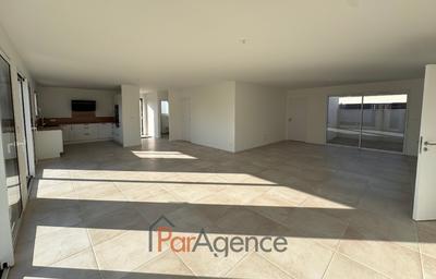 Maison - 150 m² - 4 pièces