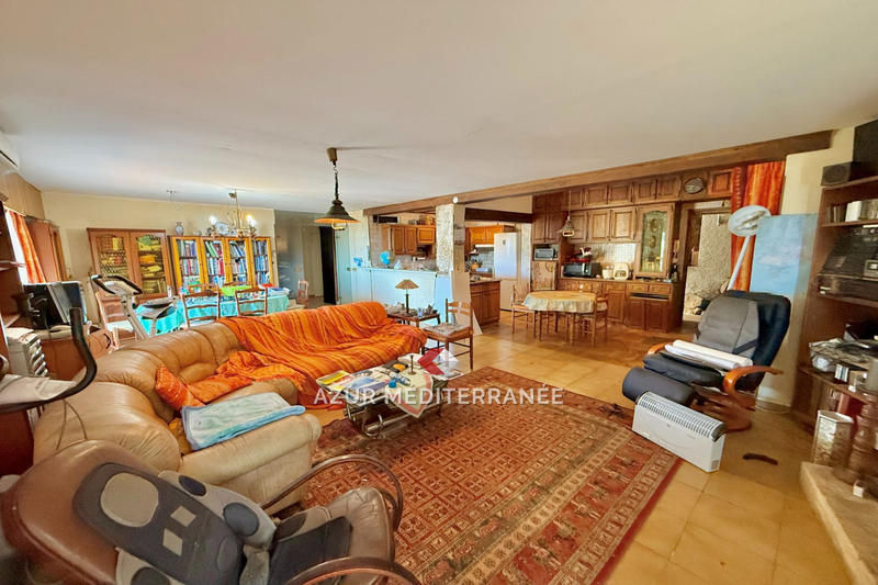 Maison contemporaine - 244 m² - 5 pièces