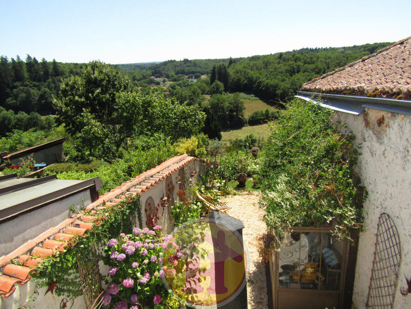 Maison - 102 m² - 5 pièces