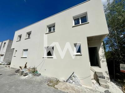 Maison - 99 m² - 5 pièces