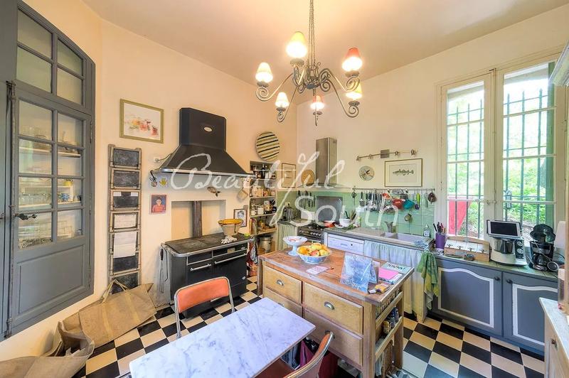 Maison chambre d'hôtes - 330 m² - 15 pièces