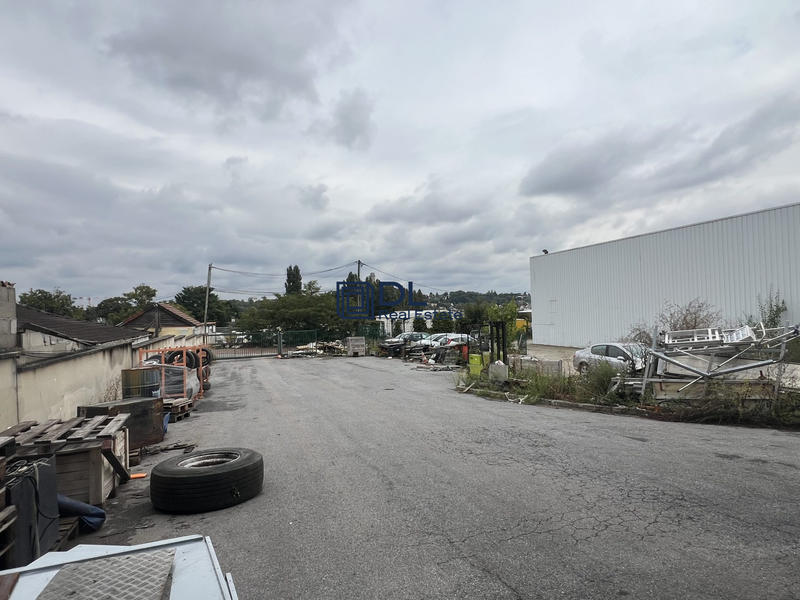 Entrepôt - 1 668 m²