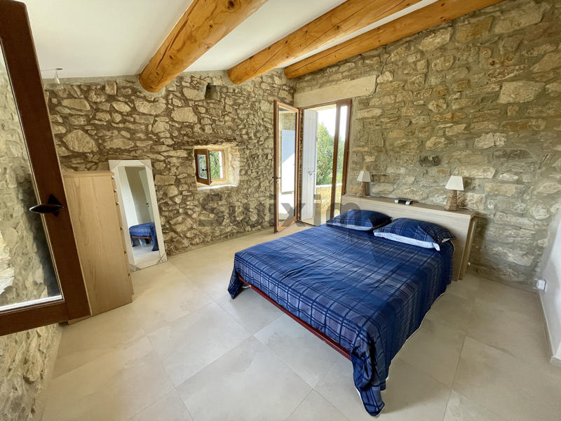 Mas - 302 m² - 11 pièces