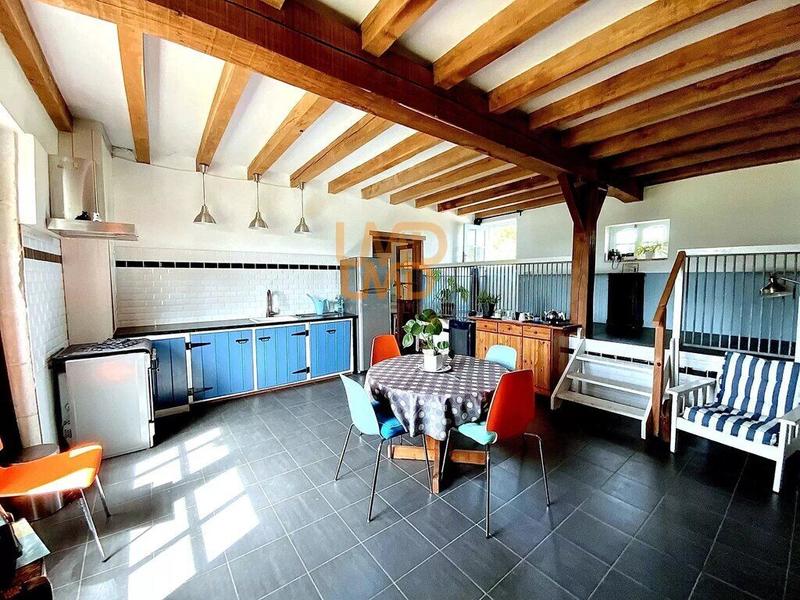 Maison ancienne - 195 m² - 3 pièces