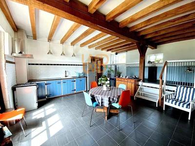 Maison ancienne - 195 m² - 3 pièces